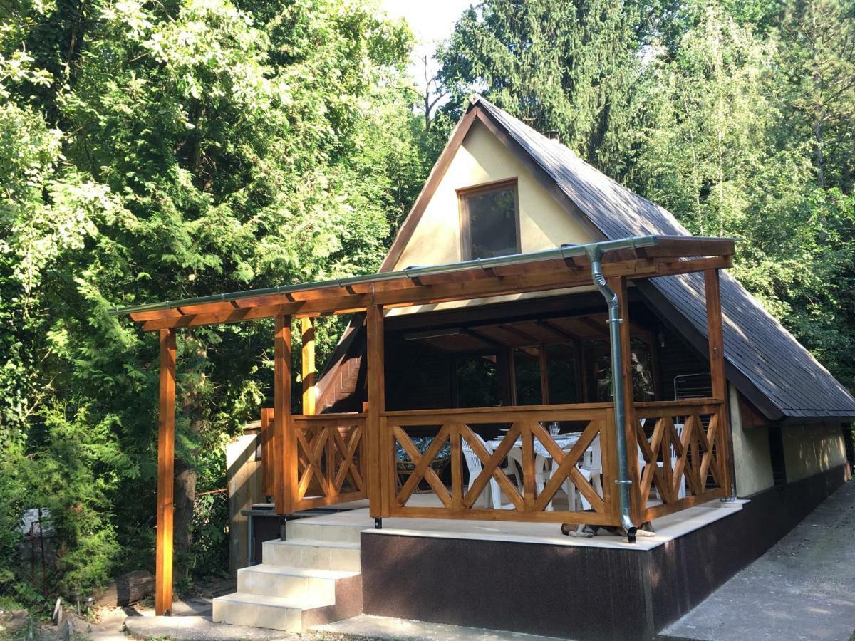 Erdo Kapitanya Vendeghaz Villa Tata Exterior photo